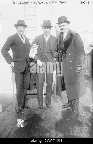 E. Cowdin, N. Prince, WM. Scongelate, la fotografia mostra da sinistra, Norman Prince, Elliott Cowdin e William Thaw, aviatori americani che hanno servito nell'esercito francese., tra ca. 1910 e ca. 1915, Glass negative, 1 negativo: Glass Foto Stock