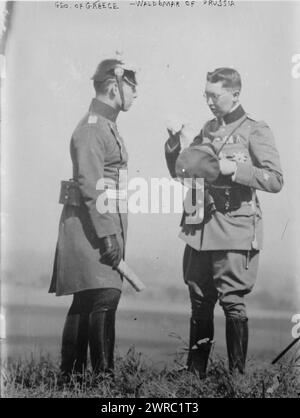 Geo. Della Grecia, Waldemaro di Prussia, la fotografia mostra il principe ereditario Giorgio di Grecia (1890-1947) (poi Giorgio II) con il principe Waldemaro di Prussia (1889-1945). 1915 e ca. 1920, Glass negative, 1 negativo: Glass Foto Stock