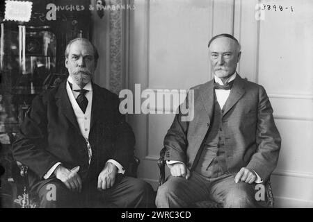 Hughes & Fairbanks, la fotografia mostra lo statista e avvocato Charles Evans Hughes (1862-1948) con il politico Charles Warren Fairbanks (1852-1918)., 1916 giugno 24, Glass negative, 1 negative: Glass Foto Stock