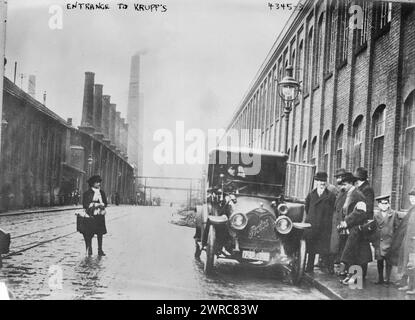 Ingresso al Krupp's, tra ca. 1915 e ca. 1920, Glass negative, 1 negativo: Glass Foto Stock