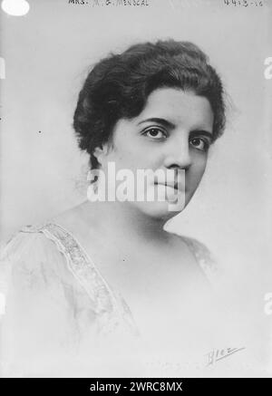 Signora M.G. Menocal, la fotografia mostra Mariana Seva y Rodríguez, moglie di Mario García Menocal (1866-1941), presidente di Cuba dal 1913 al 1921. 1915 e ca. 1920, Glass negative, 1 negativo: Glass Foto Stock