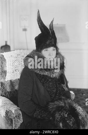 Melba, la fotografia mostra la cantante australiana di opera soprano Dame Nellie Melba (1861-1931), che è nata Helen Porter Mitchell., 1917 dicembre 11, Glass negatives, 1 negative: Glass Foto Stock