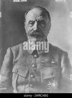 Gen. Foch, la fotografia mostra il maresciallo Ferdinand Jean Marie Foch (1851-1929), un generale francese che ha servito come Comandante Supremo alleato durante l'ultimo anno della prima guerra mondiale, tra ca. 1915 e ca. 1920, Glass negative, 1 negativo: Glass Foto Stock