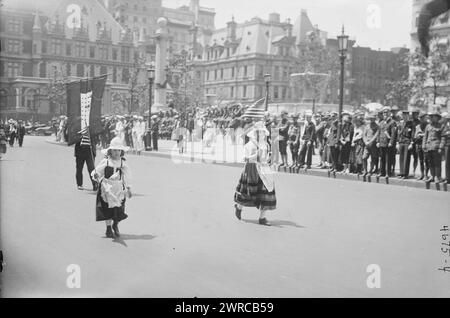 4 luglio, la fotografia mostra una parata del 4 luglio sulla Fifth Avenue, New York City nel 1918., 1918 luglio 4, Glass negative, 1 negativo: Vetro Foto Stock