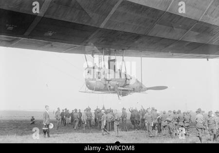 Pilot House of R-34, la fotografia mostra il dirigibile britannico R34., 1919, Glass negative, 1 negative: Glass Foto Stock