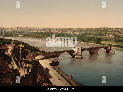 Vista generale e Ponte Benezech, Avignone, Provenza, Francia, tra ca. 1890 e ca. 1900., colore, 1890-1900 Foto Stock