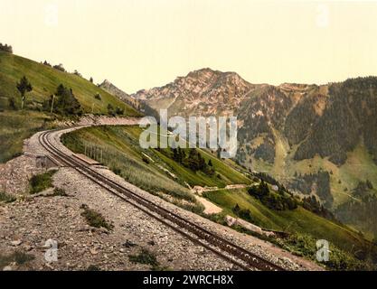 Rochers de Naye Grand Hotel, e ferrovia, Lago di Ginevra, Svizzera, tra ca. 1890 e ca. 1900., colore, 1890-1900 Foto Stock