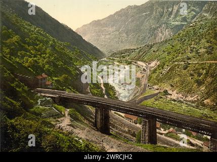 Giornico, St Ferrovia del Gottardo, Svizzera, tra ca. 1890 e ca. 1900., colore, 1890-1900 Foto Stock