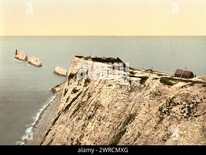 The Needles, II., Isle of Wight, England, Image mostra un gruppo di tre formazioni di gesso che sorgono dal mare all'estremità occidentale dell'isola di Wight vicino ad Alum Bay., tra ca. 1890 e ca. 1900., Inghilterra, Isola di Wight, Color, 1890-1900 Foto Stock
