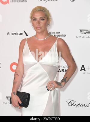 West Hollywood, Stati Uniti. 10 marzo 2024. Kesha arriva al 32° Annual Academy Awards Viewing Party della Elton John AIDS Foundation il 10 marzo 2024 a West Hollywood, California. © ALO/AFF-USA.com credito: AFF/Alamy Live News Foto Stock