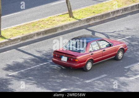 Lisbona, Portogallo, l'11 marzo 2024, veicolo Classic del costruttore Nissan modello Sentra GXE Foto Stock