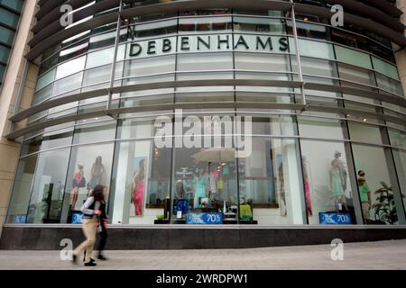 22/10/15 FOTO DEL FILE Michael Sharp si dimette mentre Debenhams segnala un aumento del 2,9% degli utili sottostanti al lordo delle imposte a £ 113,5 milioni per i 12 mesi Foto Stock