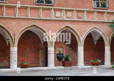 Un dettaglio dell'Università Jagellonica dove Nicolaus Copernico studiò a Cracovia, in Polonia Foto Stock