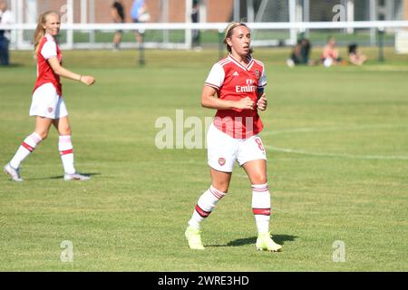 Hatfield, Inghilterra. 28 agosto 2019. Jordan Nobbs dell'Arsenal continua la sua rimonta dopo l'infortunio durante l'amichevole tra le donne dell'Arsenal Under 21 e le api di Londra Under 18 all'University of Hertfordshire Sports Village di Hatfield, Inghilterra, Regno Unito il 28 agosto 2019. Crediti: Duncan Thomas/Majestic Media. Foto Stock