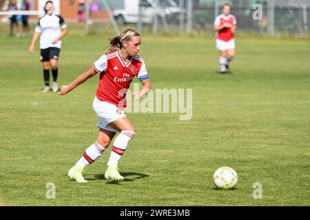 Hatfield, Inghilterra. 28 agosto 2019. Jordan Nobbs dell'Arsenal continua la sua rimonta dopo l'infortunio durante l'amichevole tra le donne dell'Arsenal Under 21 e le api di Londra Under 18 all'University of Hertfordshire Sports Village di Hatfield, Inghilterra, Regno Unito il 28 agosto 2019. Crediti: Duncan Thomas/Majestic Media. Foto Stock