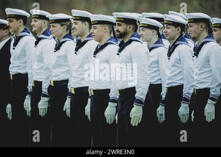 Marinesoldaten des Wachbataillon, aufgenommen im Rahmen eines Empfangs mit militaerischen Ehren im Bundeskanzleramt a Berlino, 12.03.2024. Berlin Deutschland *** Marines del Battaglione della Guardia, fotografati durante un ricevimento con lode militari presso la Cancelleria federale di Berlino, 12 03 2024 Berlino Germania Copyright: xFlorianxGaertnerxphotothek.dex Foto Stock