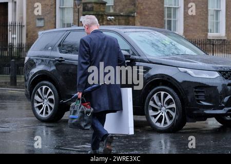 Londra, Regno Unito, 12 marzo 2024. Segretario di Stato per il livellamento e le comunità, Michael Gove lascia l'ufficio di gabinetto dopo la riunione settimanale. Credito: Fotografia dell'undicesima ora/Alamy Live News Foto Stock