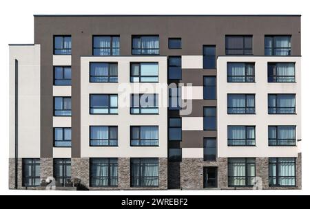 Tutte le finestre di una casa moderna con tende dal sole luminoso. Isolato su bianco Foto Stock