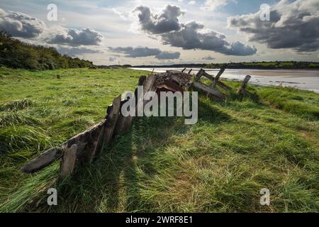 Purton Ship Graveyard sulle rive del fiume Severn, Purton, Gloucestershire, Inghilterra, Regno Unito, Europa Foto Stock