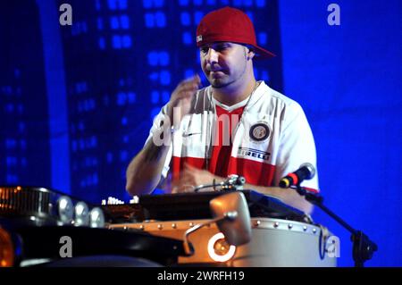 Milano Italia 03/12/2007: DJ THG cantante dei gemelli DiVersi, gruppo musicale Hip Pop italiano, durante il concerto dal vivo all'Alcatraz Foto Stock