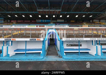 Carlisle, Regno Unito. 12 marzo 2024. Il tunnel e i dugouts a Brunton Park durante la partita di Sky Bet League 1 Carlisle United vs Barnsley a Brunton Park, Carlisle, Regno Unito, 12 marzo 2024 (foto di Mark Cosgrove/News Images) a Carlisle, Regno Unito il 3/12/2024. (Foto di Mark Cosgrove/News Images/Sipa USA) credito: SIPA USA/Alamy Live News Foto Stock