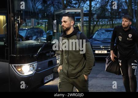 Carlisle, Regno Unito. 12 marzo 2024. Adam Phillips di Barnsley arriva durante la partita di Sky Bet League 1 Carlisle United vs Barnsley a Brunton Park, Carlisle, Regno Unito, il 12 marzo 2024 (foto di Mark Cosgrove/News Images) a Carlisle, Regno Unito il 3/12/2024. (Foto di Mark Cosgrove/News Images/Sipa USA) credito: SIPA USA/Alamy Live News Foto Stock