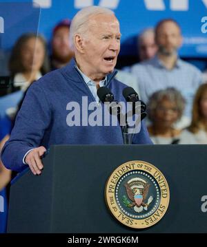 Wallingford, Pennsylvania, Stati Uniti - 8 MARZO 2024 - il presidente Joe Biden pronuncia le sue osservazioni in occasione di un evento della campagna alla Strath Haven Middle School. Foto Stock