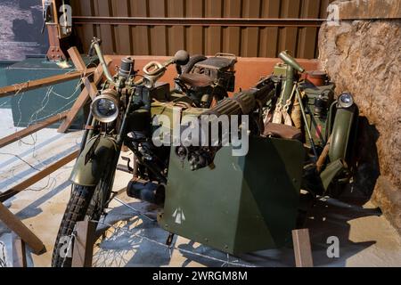 Bovington.Dorset.Regno Unito.8 agosto 2023.Una motocicletta Matchless Vickers 8B2/M è in mostra al Tank Museum di Dorset Foto Stock