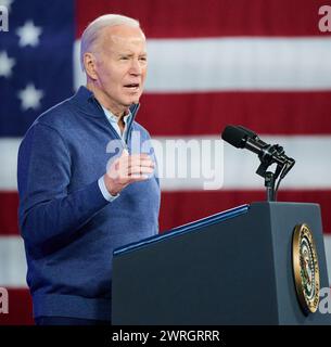 Wallingford, Pennsylvania, Stati Uniti - 8 MARZO 2024 - il presidente Joe Biden pronuncia le sue osservazioni in occasione di un evento della campagna alla Strath Haven Middle School. Foto Stock