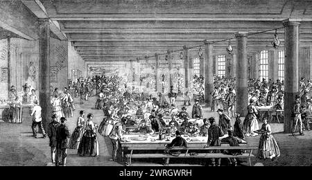 La carestia del cotone: Sala da pranzo per uomini di lavoro, Gaythorn cooking-depot, Manchester, 1862. Pasti per lavoratori disoccupati del Lancashire. "Prima dei tempi difficili, ci si sentiva un gran bisogno di ristoranti per le classi lavoratrici di Manchester, e la sofferenza ha aumentato di due volte il desiderio... il cibo fornito [qui] è buono ed economico, ed è erogato al prezzo di costo. Le camere sono state attrezzate con grande cura per il comfort e la comodità delle classi lavoratrici... la sala principale può ospitare 300 persone alla volta, e gli allestimenti ammetteranno di fornire tre volte di più Foto Stock