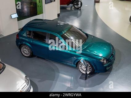 La MG Rover RDX60, il prototipo di quelli che sarebbero diventati i Rover 55 e 35, sostituisce il 25/45, ora in mostra al British Motor Museum Foto Stock