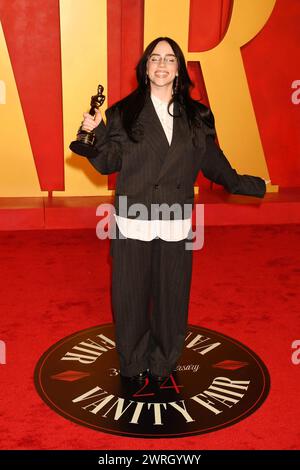 BEVERLY HILLS, CALIFORNIA - 10 MARZO: Billie Eilish partecipa al Vanity Fair Oscar Party del 2024, condotto da Radhika Jones al Wallis Annenberg Center per la prima volta Foto Stock