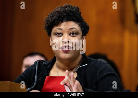 Washington, Stati Uniti. 12 marzo 2024. Shalanda Young, Direttore dell'Ufficio di gestione e bilancio (OMB), parla ad un'audizione del Comitato del bilancio del Senato al Campidoglio degli Stati Uniti. Credito: SOPA Images Limited/Alamy Live News Foto Stock