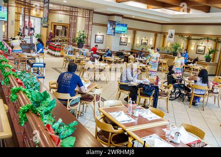 Merida Mexico, Gonzalo Guerrero Calle 50, Gran Plaza Merida, grandi magazzini Sanborns, interni, ristoranti con ristoranti che mangiano fuori, casu Foto Stock