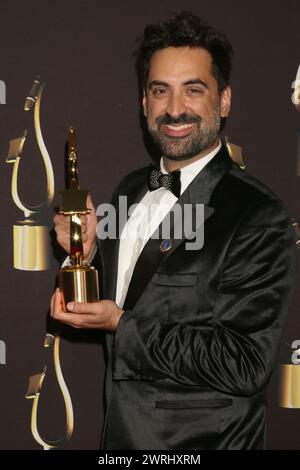 LOS ANGELES - DEC 9: Patricio Baustista al decimo Annual Society of Voice Arts and Sciences Voice Awards Gala Winners Circle al Beverly Hilton Foto Stock