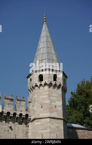 Porta principale del Palazzo Topkapi nella città di Istanbul, Turkiye Foto Stock