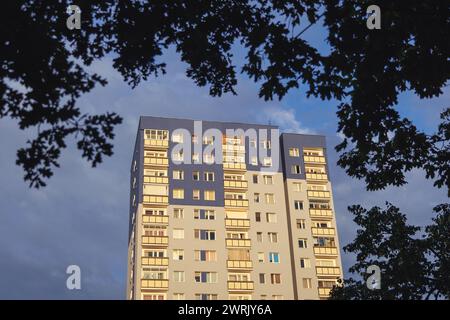 Chiamato Wielka Pyta - edificio residenziale Great Panel nell'area di Goclaw, sottodistretto di Praga-Poludnie, Varsavia, Polonia Foto Stock
