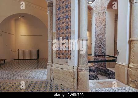 Interno dell'Università degli studi di Catania - Dipartimento di Scienze umane, ex Monastero di San Nicolo l'Arena di Catania, Isola Sicilia, Italia Foto Stock