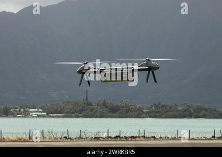 Il team Avidrone Aerospace dimostra un sistema di aerei pilotati a distanza per il trasporto di attrezzi presso la Marine Corps Air Station di Kaneohe Bay Hawaii Foto Stock