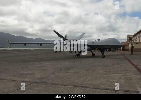 Un mq-9A MUX/MASCHIO del corpo dei Marines assegnato al Marine Unmanned Aerial Vehicle Squadron 3, Marine Aircraft Group 24, 1st Marine Aircraft Wing Foto Stock