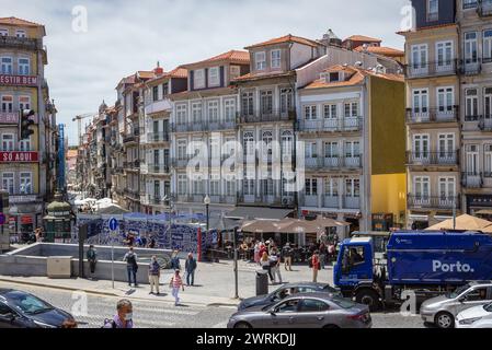 Almeida Garrett Square e Flowers Street nella città di Porto, Portogallo Foto Stock