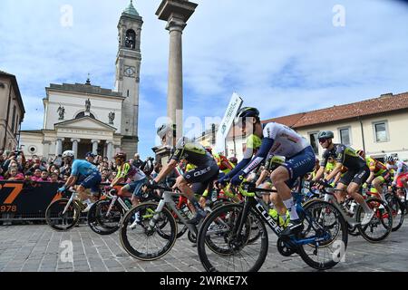 Rho, Italia. 13 marzo 2024. Il via la gara d'élite maschile della Milano-Torino, gara ciclistica di un giorno (177km) da Rho e Salassa - Nord Ovest Italia - mercoledì 13 marzo 2024. Sport - ciclismo . (Foto di Gian Mattia D'Alberto/ credito: LaPresse/Alamy Live News Foto Stock