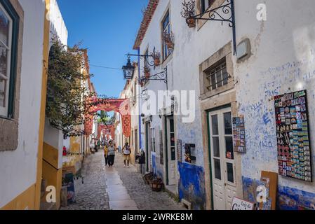 Via Rua Direita nella città di Obidos, regione di Oeste, distretto di Leiria del Portogallo Foto Stock