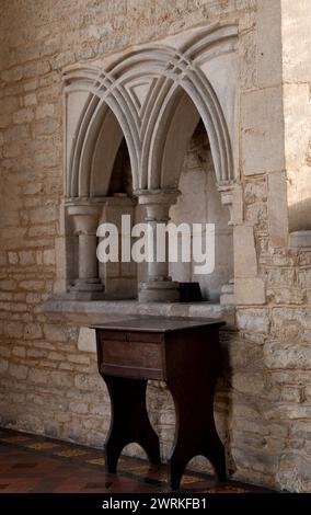 Piscina in St Mary the Virgin Church, Leighton Bromswold, Cambridgeshire, Inghilterra, Regno Unito Foto Stock