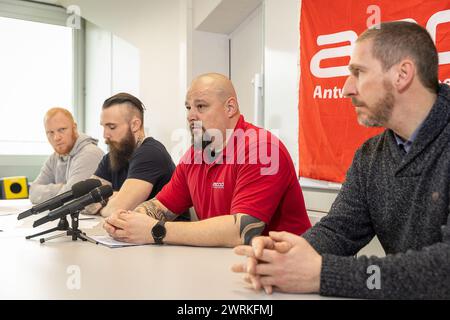 Ignoto, Jeroen Auweriks, Mario Heylen e Robby De Kaey, ritratti durante una conferenza stampa dei sindacati penitenziari di Anversa sul sovraffollamento e la carenza di personale nelle carceri a seguito della recente tortura di un prigioniero da parte di compagni detenuti, ad Anversa, mercoledì 13 marzo 2024. Un detenuto è stato portato in ospedale con gravi ferite dopo essere stato presumibilmente torturato da cinque compagni detenuti nella sua cella per tre giorni. La tortura è stata filmata e inoltrata tramite Snapchat. L'ufficio del pubblico ministero di Anversa ha avviato un'indagine. BELGA FOTO JAMES ARTHUR GEKIERE Foto Stock