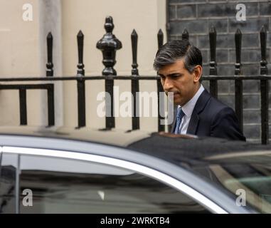 Londra, Regno Unito. 13 marzo 2024. Rishi Sunak, primo ministro, lascia il 10 di Downing Street per le domande del primo ministro Londra Regno Unito credito: Ian Davidson/Alamy Live News Foto Stock