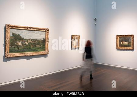 Ausstellung 1863 - PARIGI - 1874: Rivoluzione in der Kunst - Vom Salon zum Impressionismus im Wallraf-Richartz-Museum in Koeln foto vom 13.03.2024. MIT der Sonderausstellung vom 15. Maerz bis zum 28. Juli zeichnet das Koelner Museum den spannenden Weg der franzoesischen Malerei nach und praesentiert ein faszinierendes Panorama an Kuenstlern, Stilrichtungen, Gattungen und Motiven. Siehe epd-Meldung vom 13.03.2024 SOLO USO EDITORIALE *** Mostra 1863 PARIGI 1874 Rivoluzione d'Arte dal Salon all'Impressionismo al Wallraf Richartz Museum di Colonia foto dal 13 03 2024 con la mostra speciale Foto Stock