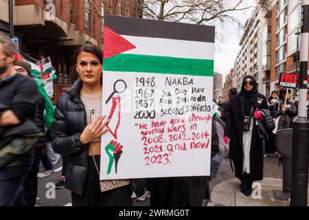 17 febbraio 2024. Kensington, Londra, Regno Unito. Marcia nazionale per la Palestina. Foto Stock