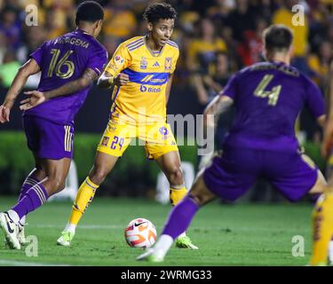 Monterrey, Messico. 12 marzo 2024. MONTERREY, MESSICO - 12 MARZO 2024: Gara di andata e ritorno della CONCACAF Champions Cup di 16 partite tra UANL Tigres e Orlando City SC a Estádio Universitário. #29 attaccante Tigres, Ozziel Herrera con la palla nella casella credito obbligatorio: Toby Tande/PXImages credito: PX Images/Alamy Live News Foto Stock