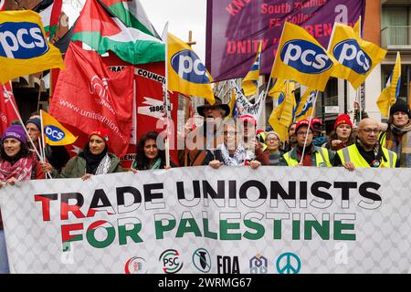 17 febbraio 2024. Kensington, Londra, Regno Unito. Marcia nazionale per la Palestina. Foto Stock